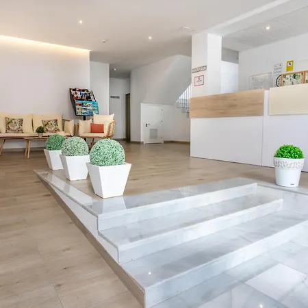 Oasis Centro * Кониль-де-ла-Фронтера