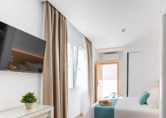 Oasis Centro * Кониль-де-ла-Фронтера