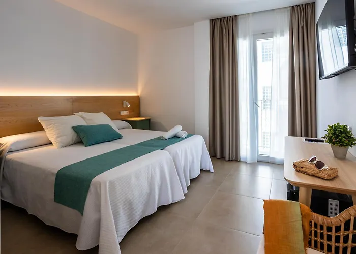 Oasis Centro Кониль-де-ла-Фронтера